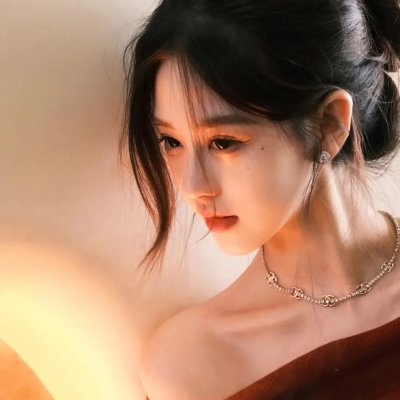谜样的双眼